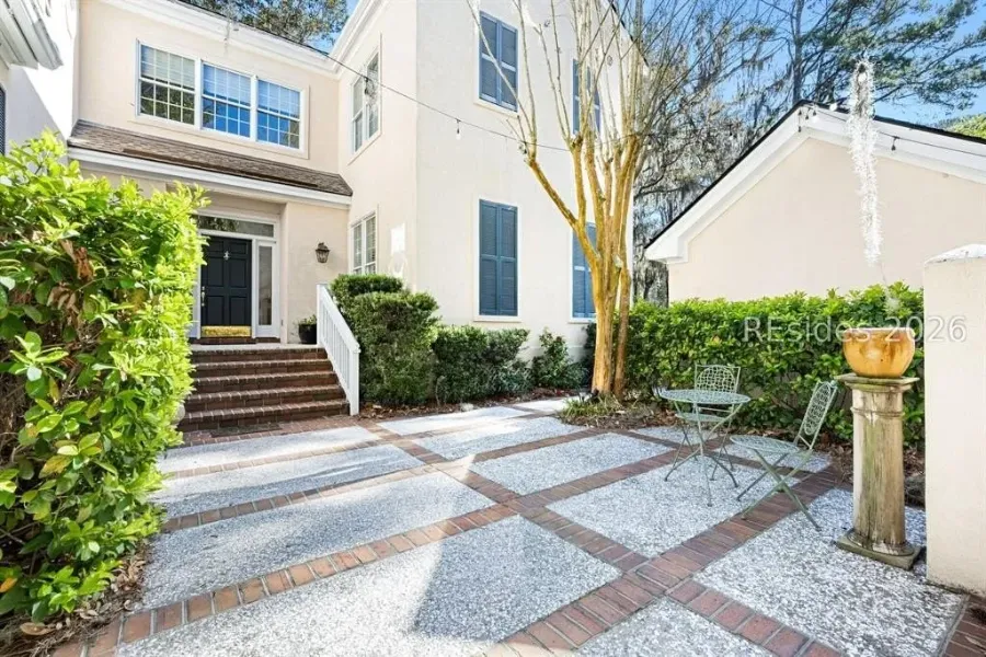 Private Courtyard
